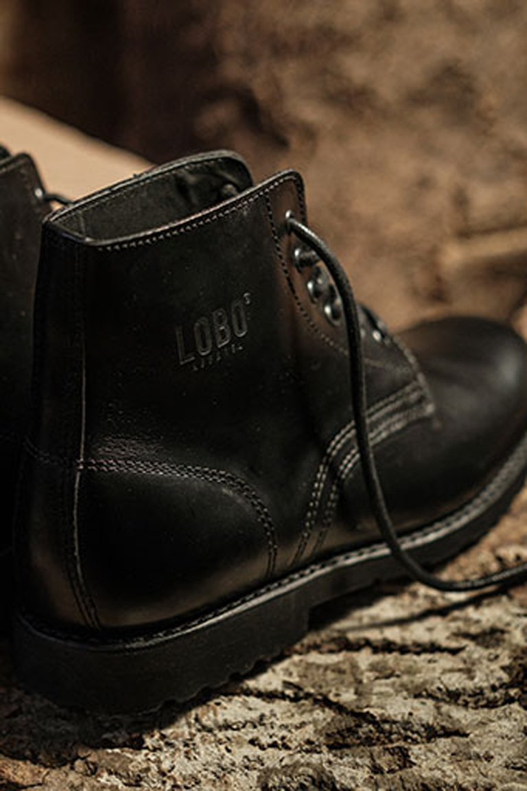 LOBO_AllBlack—Jan26_02